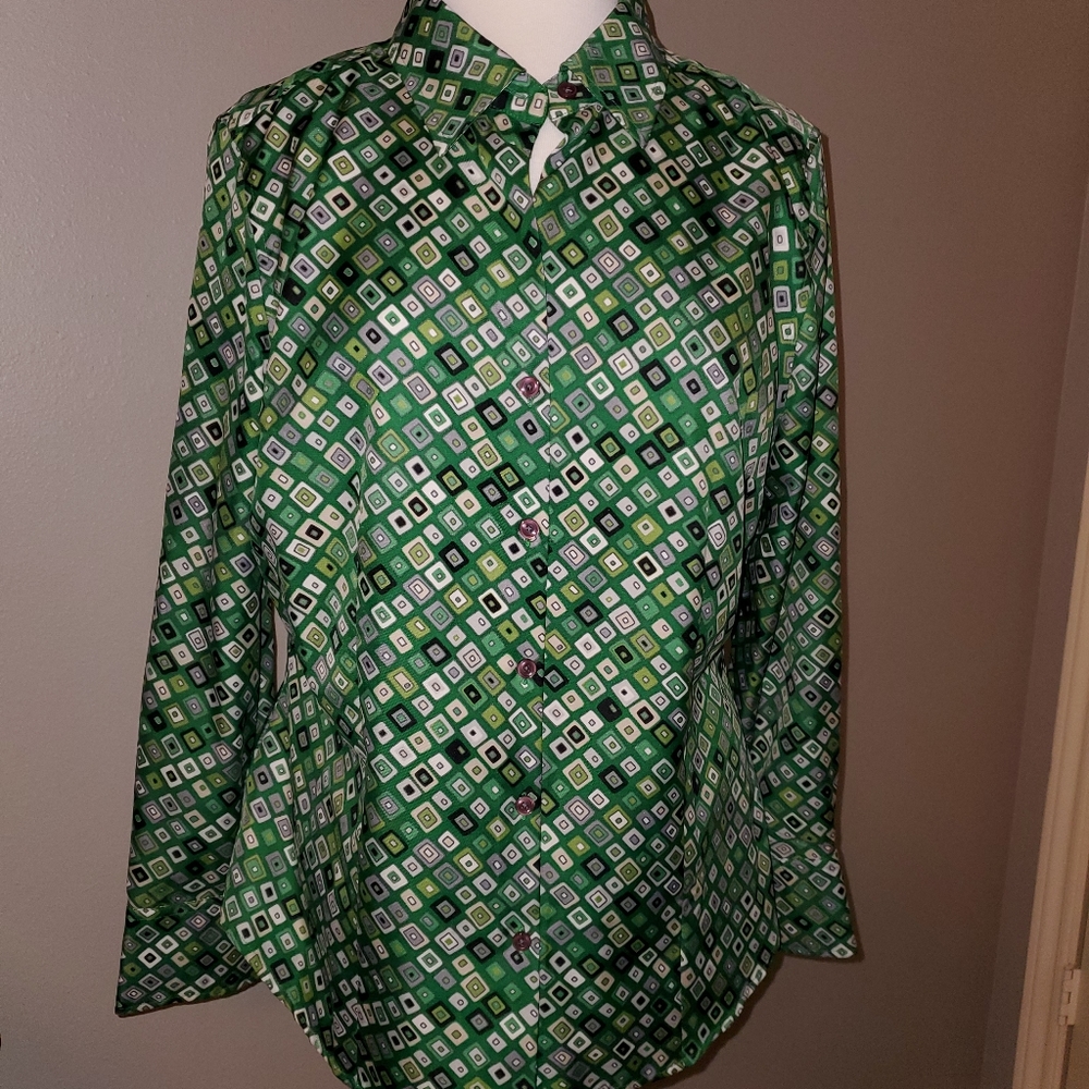 Green, Black & White Geometric Ann Taylor Blouse